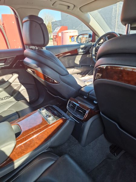 Audi A8 • 2013 • 192,400 km 18