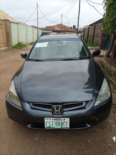 Honda Accord • 2003 • 150,000 km 4