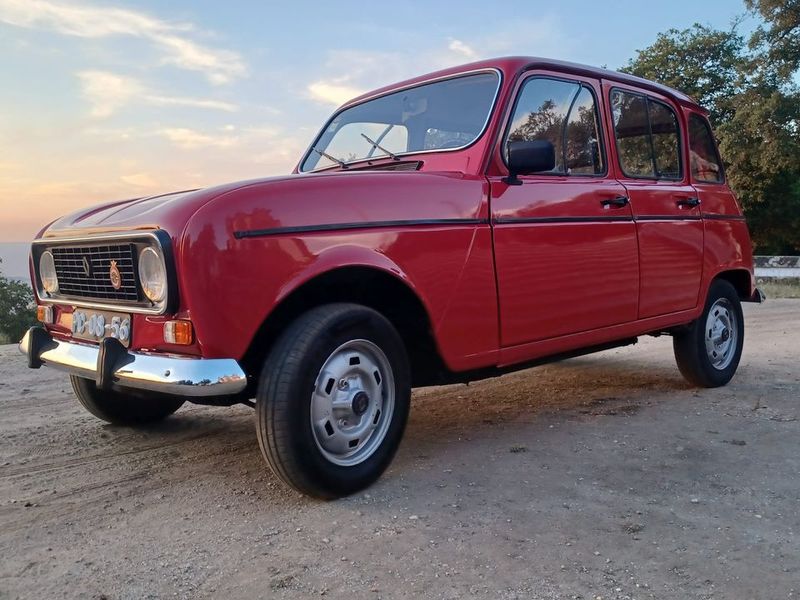 Renault 10 • 1988 • 213,000 km 4