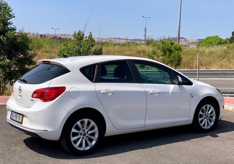 Opel Astra • 2013 • 178,000 km 3