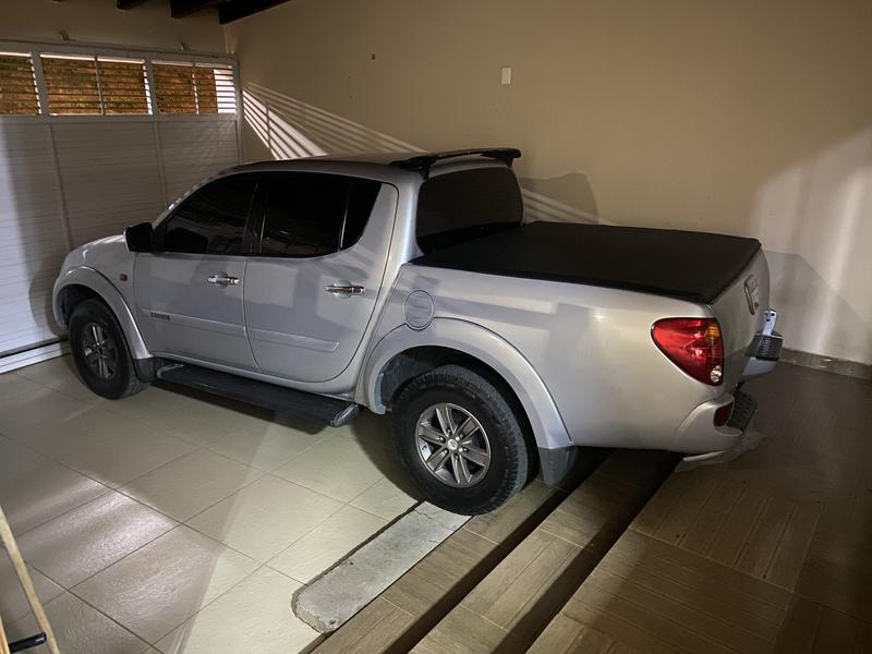 Mitsubishi L200 • 2010 • 217,000 km 1