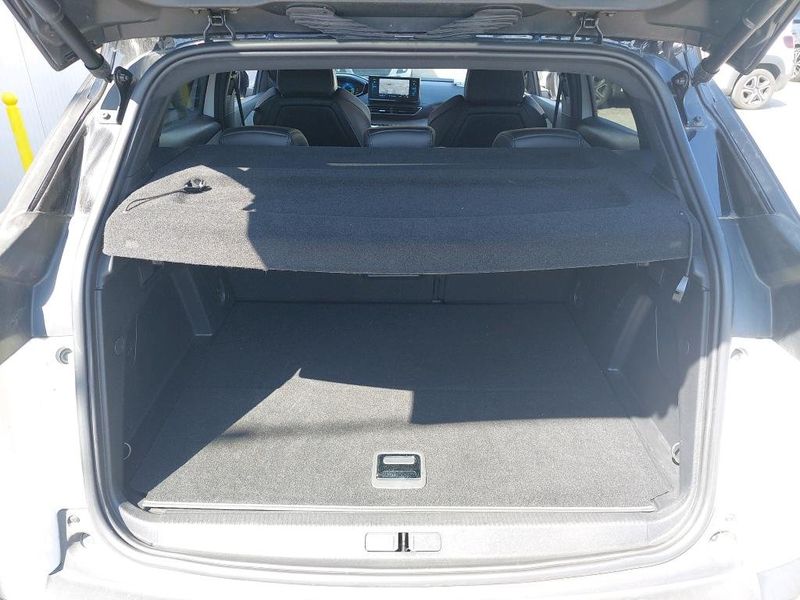 Peugeot 3008 • 2020 • 50,282 km 3