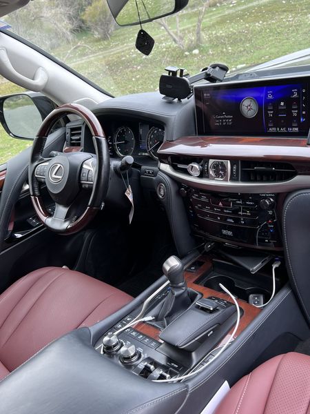 Lexus LX • 2019 • 37,000 km 4