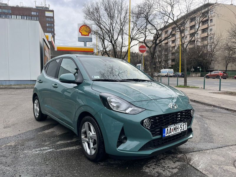 Hyundai i10 • 2023 • 9,600 km 12