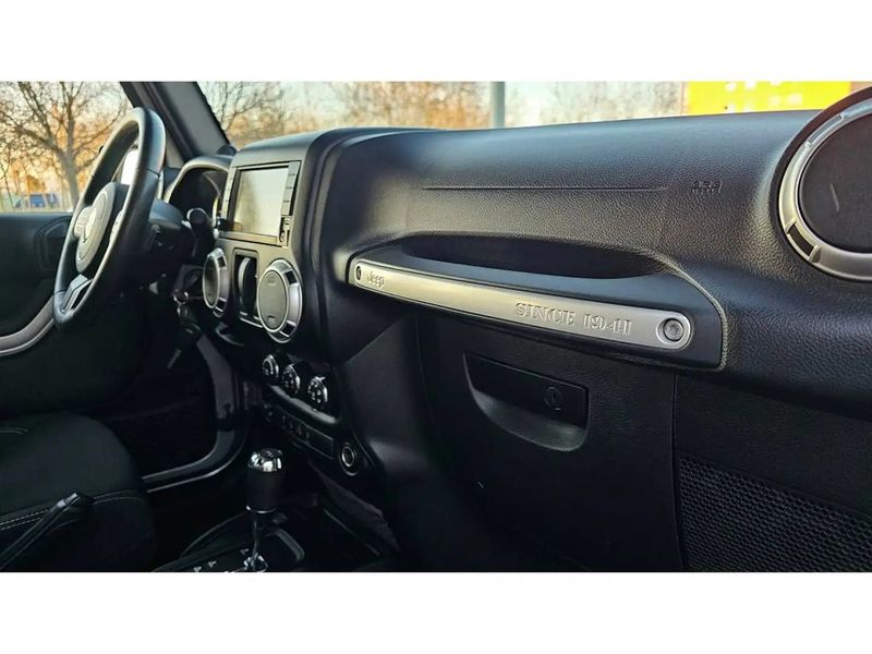 Jeep Wrangler • 2013 • 109,500 km 10