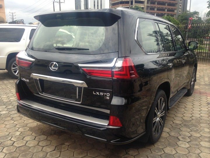 Lexus LX • 2019 • 29 km 3