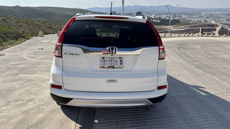 Honda CR-V • 2016 • 124,000 km 9