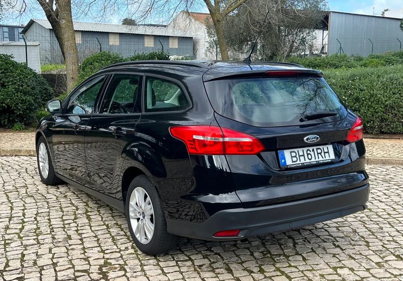 Ford Focus • 2015 • 120,000 km 3