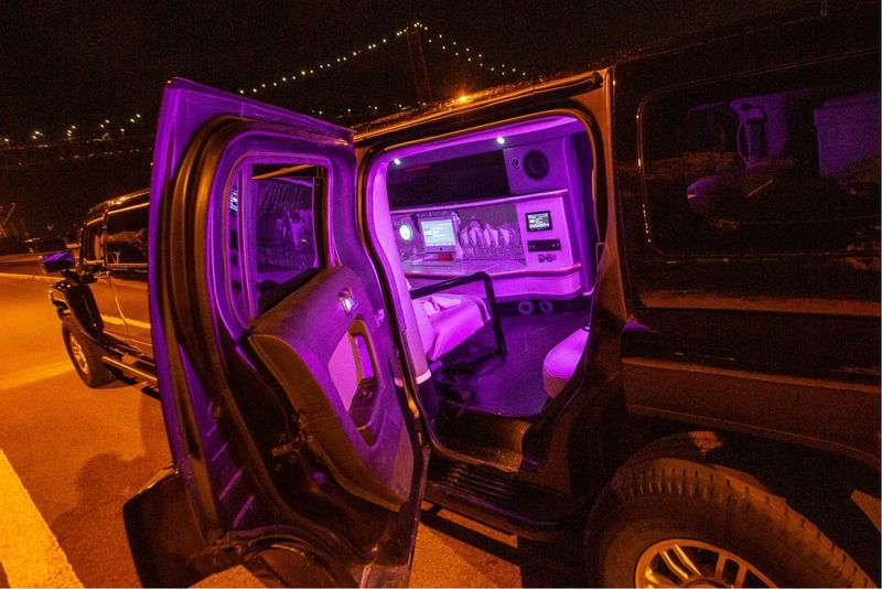 Hummer H2 SUT • 2008 • 450,000 km 4