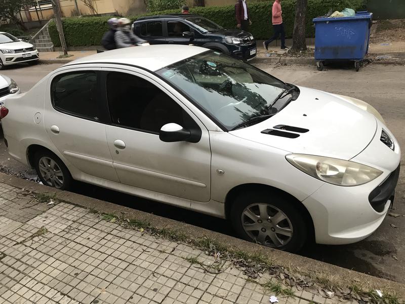 Peugeot 207 • 2011 • 140,000 km 1