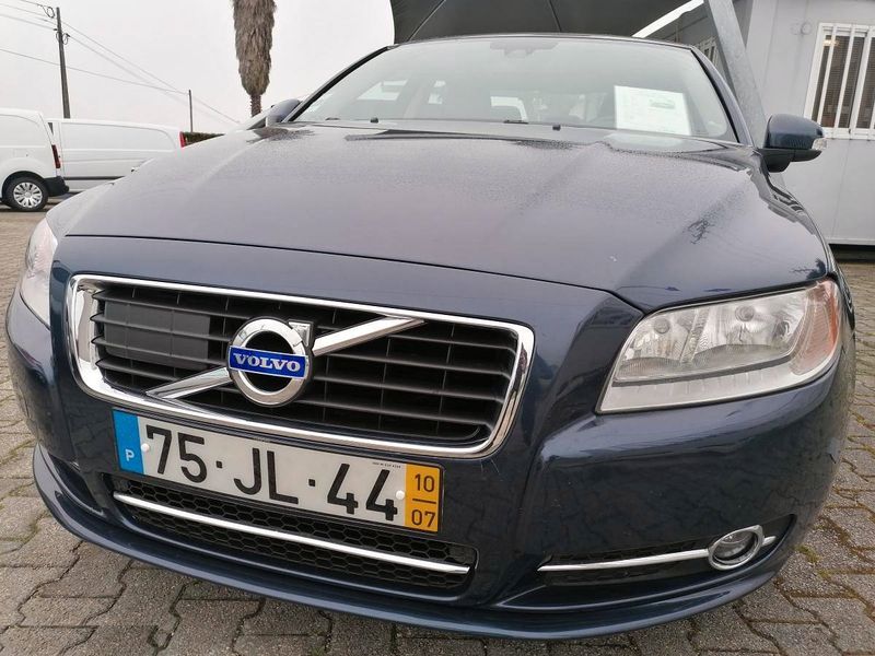 Volvo S80 • 2010 • 200,000 km 1