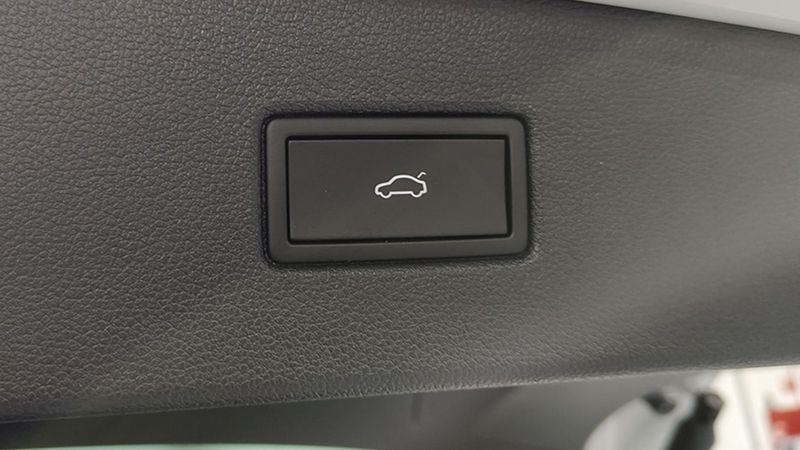 Volkswagen Tiguan • 2024 • 10,200 km 2