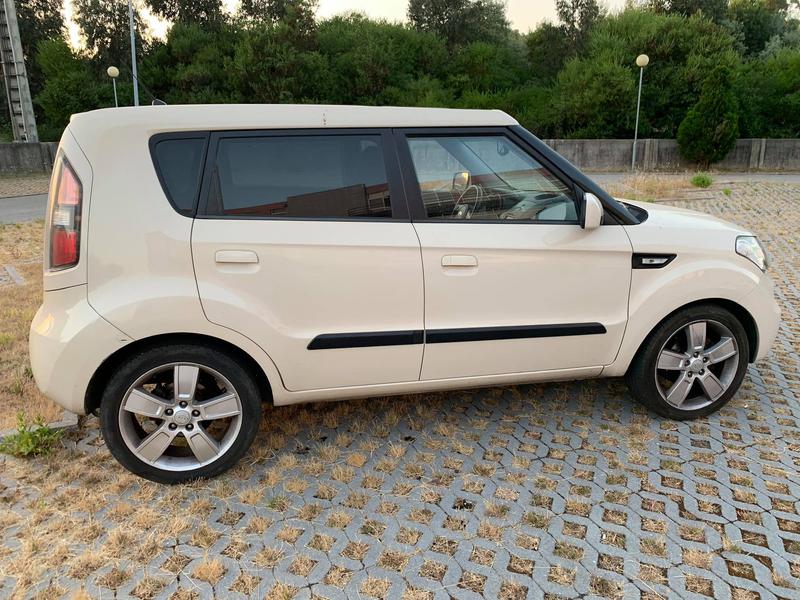 Kia Soul • 2009 • 180,000 km 1