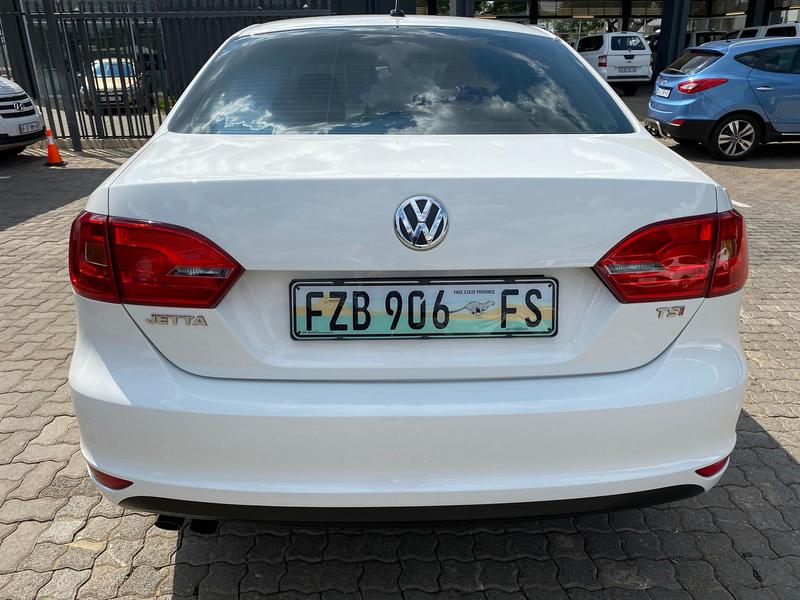 Volkswagen Jetta • 2017 • 140 km 6