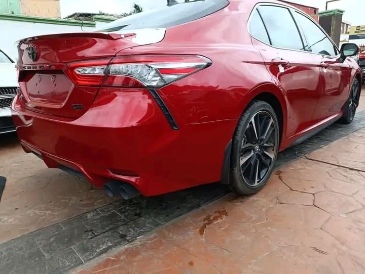 Toyota Camry • 2021 • 0 km 3