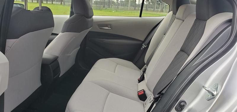 Toyota Corolla sedan • 2020 • 27,759 km 6