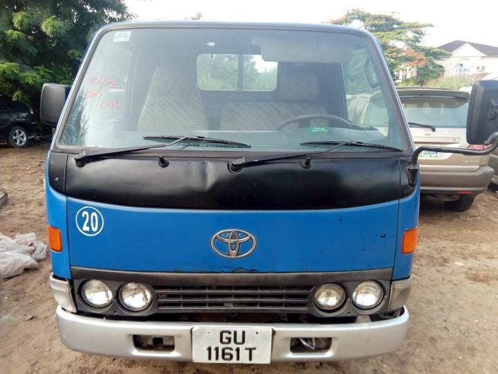 Toyota Hiace Van • 2007 • 5 km 3