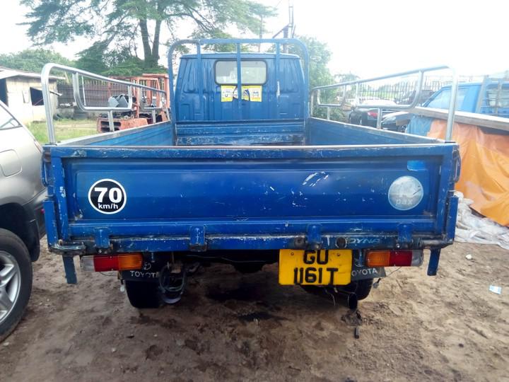 Toyota Hiace Van • 2007 • 5 km 2