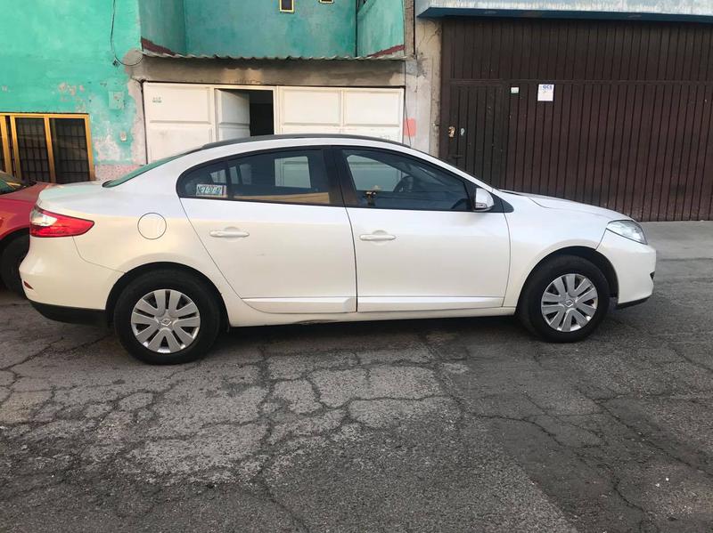Renault Fluence • 2012 • 120,000 km 3