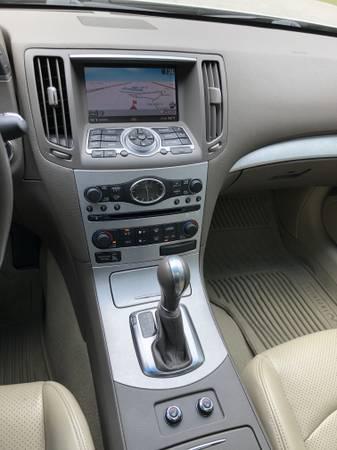 Infiniti G • 2009 • 92,000 km 4