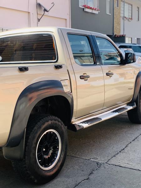 Mazda BT • 2012 • 169,000 km 12