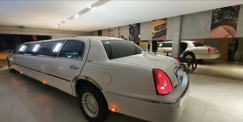 Lincoln LS • 2000 • 178,000 km 5