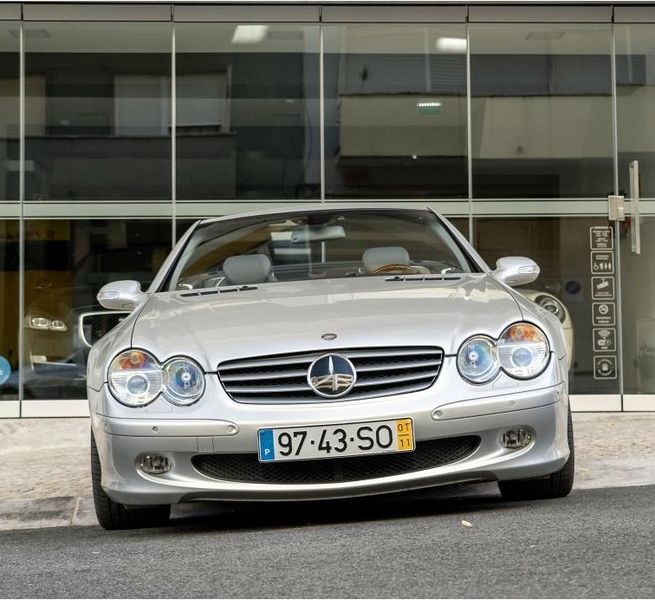 Mercedes-Benz SL • 2001 • 60,000 km 2
