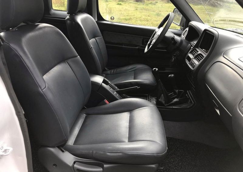 Nissan Navara • 2003 • 240,000 km 2