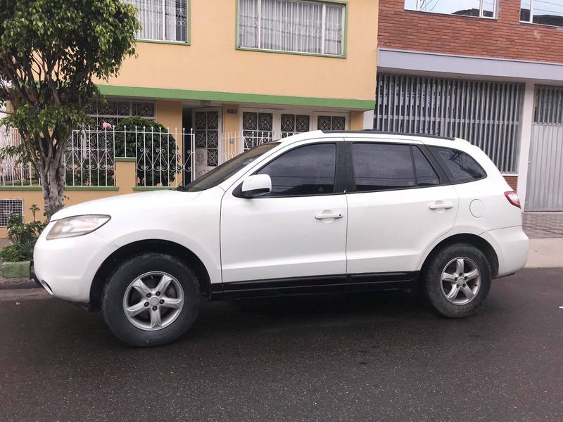 Hyundai Santa Fe • 2007 • 188,000 km 12