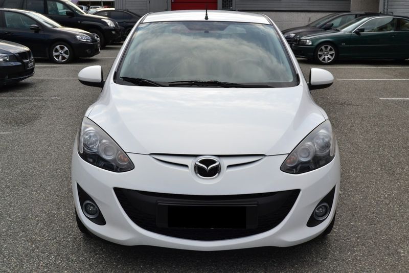 Mazda 2 • 2012 • 112,000 km 1