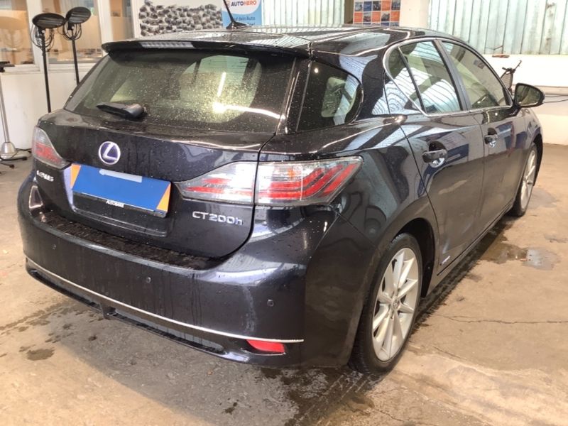 Lexus CT • 2011 • 79,000 km 3