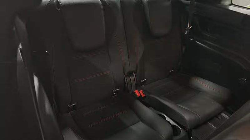 Mercedes-Benz GLB-Class • 2024 • 3,912 km 8