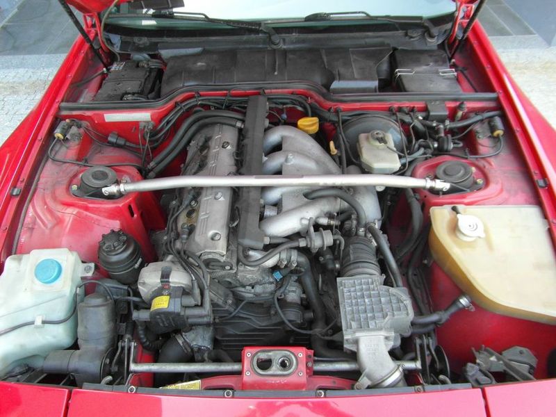 Porsche 944 • 1991 • 208,000 km 6