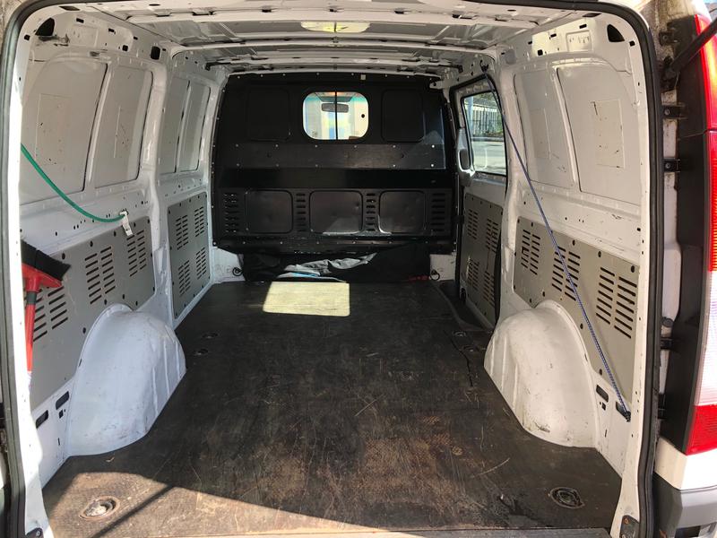 Mercedes-Benz 115 • 2008 • 105,000 km 3