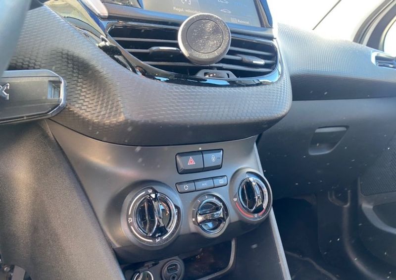 Peugeot 2008 • 2015 • 81,000 km 6