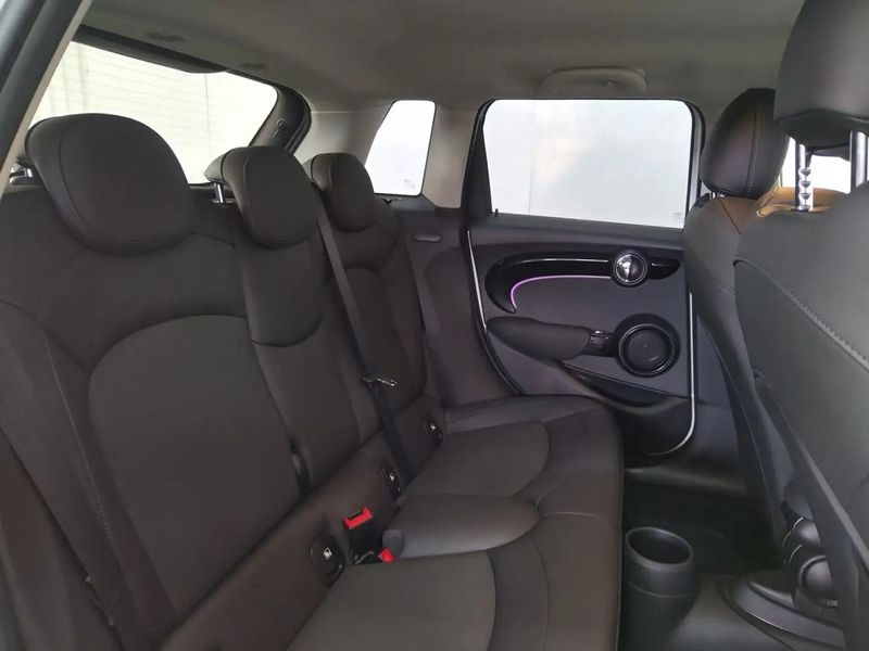 MINI Cooper • 2023 • 9,521 km 9