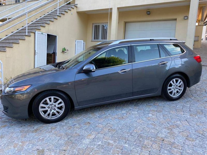 Honda Accord • 2010 • 243,342 km 2