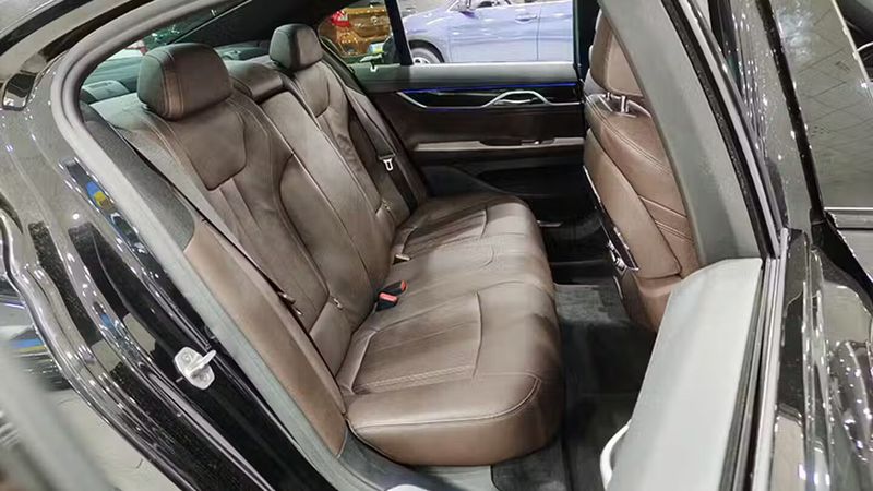 BMW 7 Series • 2020 • 98,604 km 9