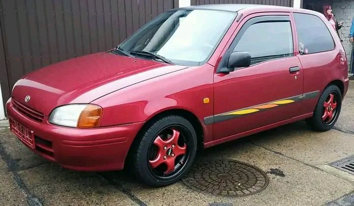 Toyota Starlet • 2002 • 32 km 1