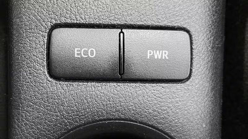 Toyota Hilux • 2022 • 53,912 km 6