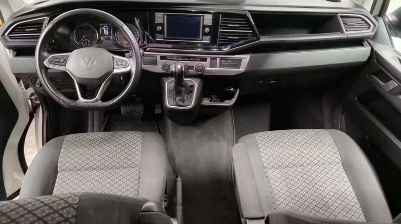 Volkswagen Multivan • 2021 • 74,713 km 6