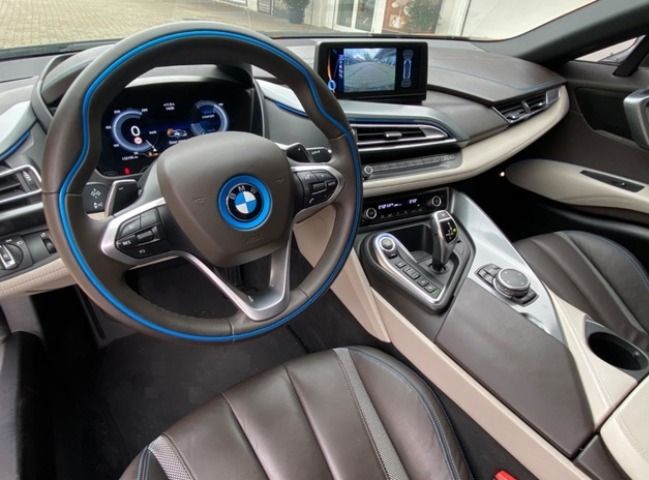 BMW i8 • 2015 • 132,108 km 5