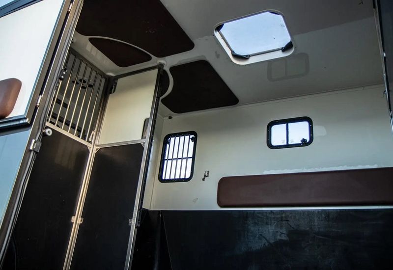 Renault Master • 2019 • 63,200 km 9