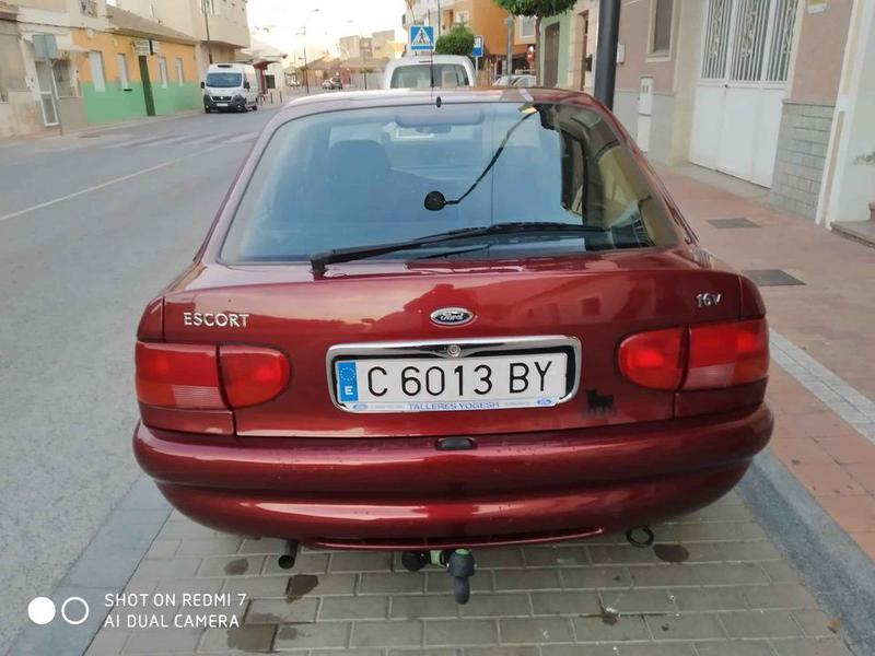 Ford Escort • 1998 • 95,907 km 9