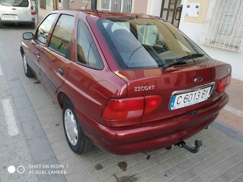 Ford Escort • 1998 • 95,907 km 4