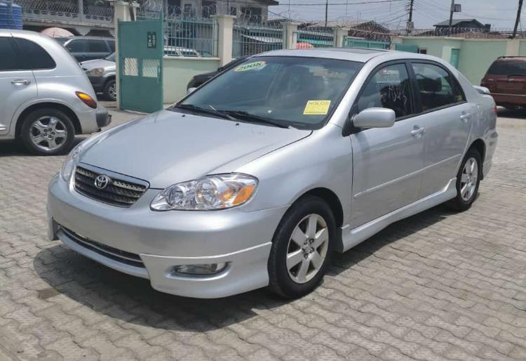 Toyota Corolla • 2005 • 37,164 km 4