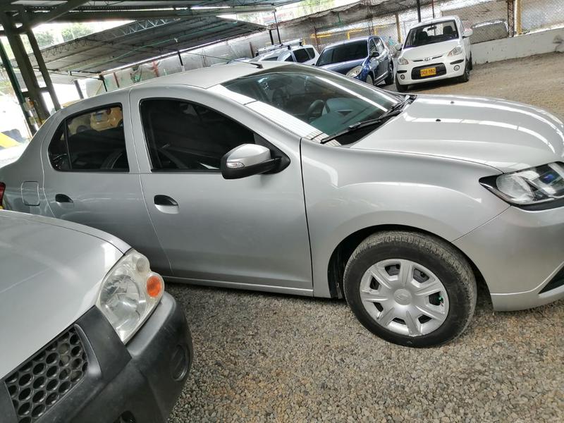 Renault Logan • 2020 • 35,000 km 2