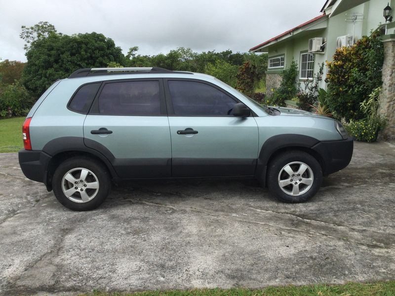 Hyundai Tucson • 2008 • 122,000 km 3