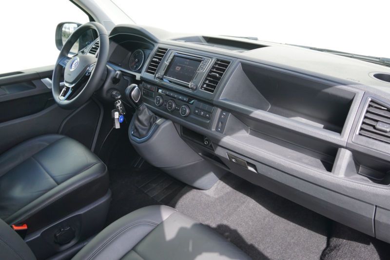 Volkswagen Caravelle • 2016 • 139,000 km 10