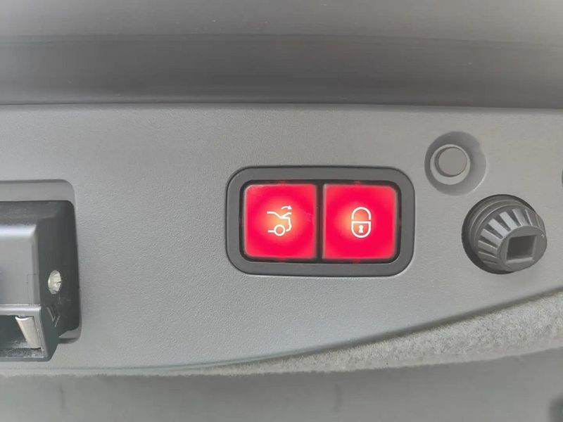 Mercedes-Benz SL-Class • 2008 • 41,000 km 14